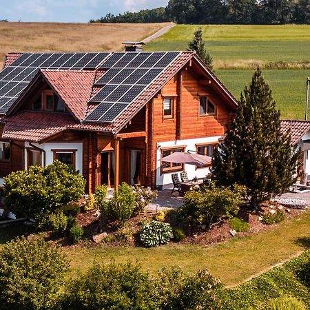 Steewer Landhaus Gemuetliche Ferienwohnung Bis 6 Pers In Ruhiger Ortsrandlage Stebach エクステリア 写真