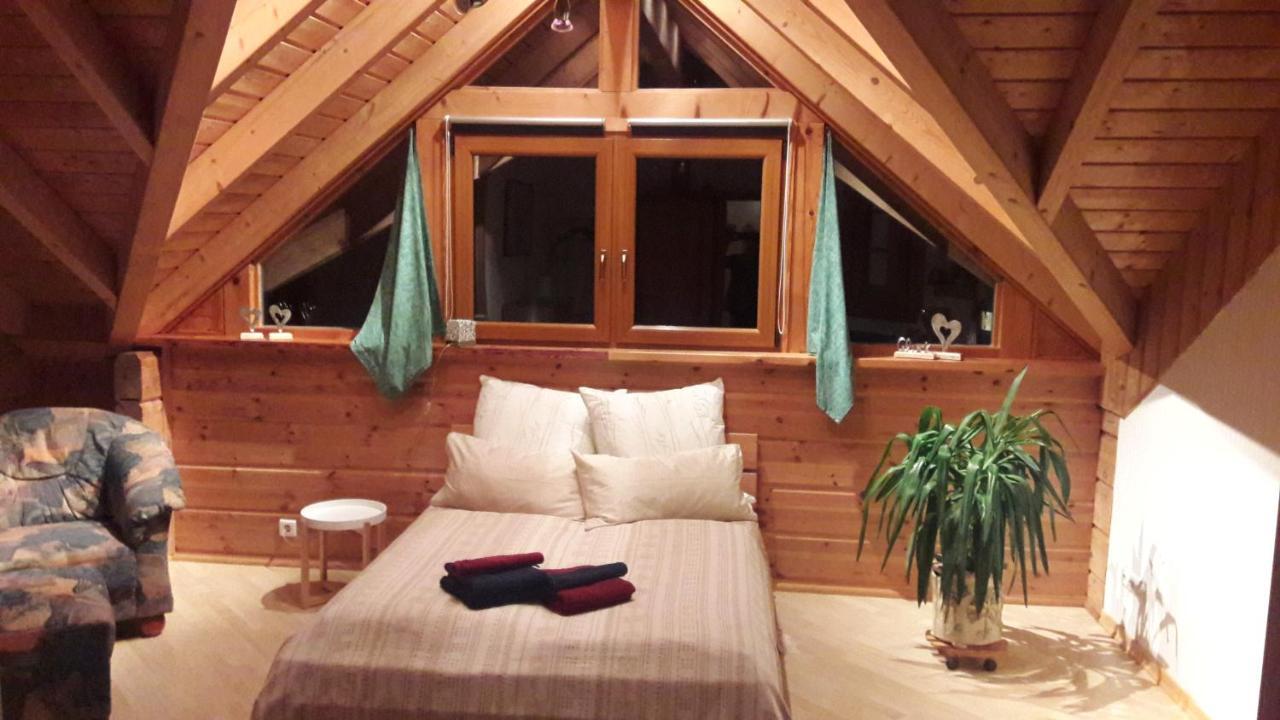 Steewer Landhaus Gemuetliche Ferienwohnung Bis 6 Pers In Ruhiger Ortsrandlage Stebach エクステリア 写真