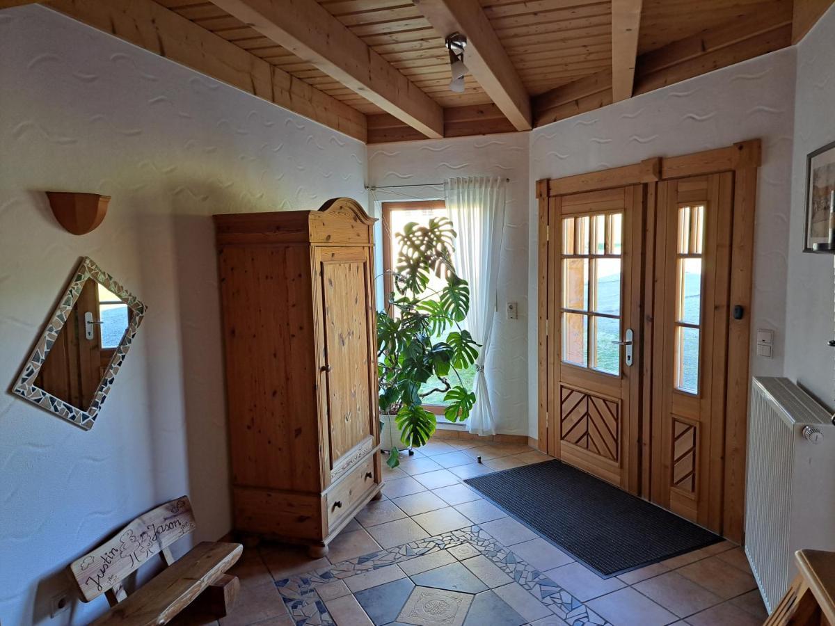 Steewer Landhaus Gemuetliche Ferienwohnung Bis 6 Pers In Ruhiger Ortsrandlage Stebach エクステリア 写真