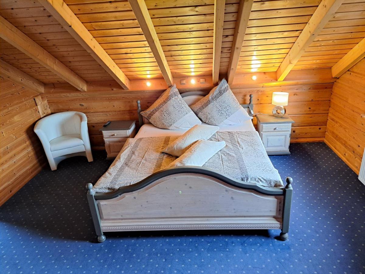 Steewer Landhaus Gemuetliche Ferienwohnung Bis 6 Pers In Ruhiger Ortsrandlage Stebach エクステリア 写真