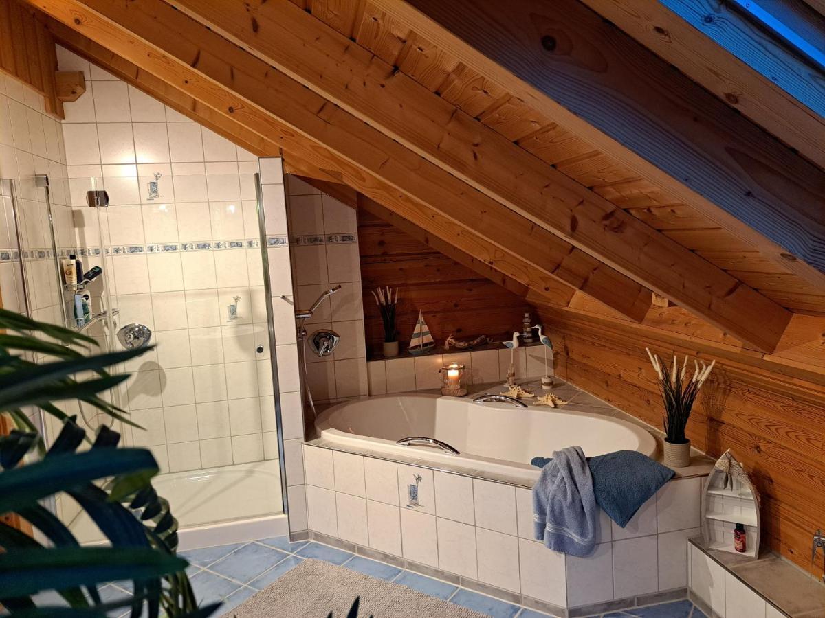 Steewer Landhaus Gemuetliche Ferienwohnung Bis 6 Pers In Ruhiger Ortsrandlage Stebach エクステリア 写真