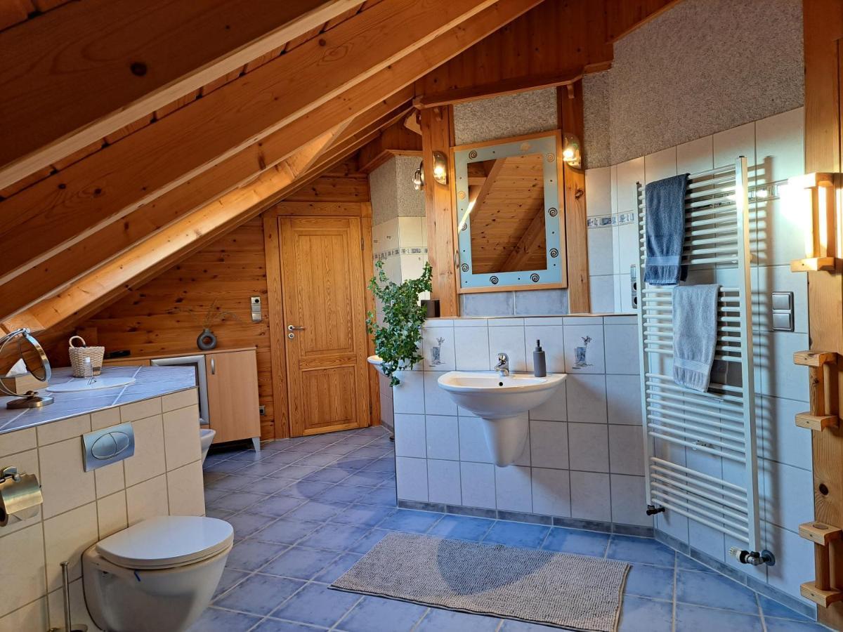 Steewer Landhaus Gemuetliche Ferienwohnung Bis 6 Pers In Ruhiger Ortsrandlage Stebach エクステリア 写真