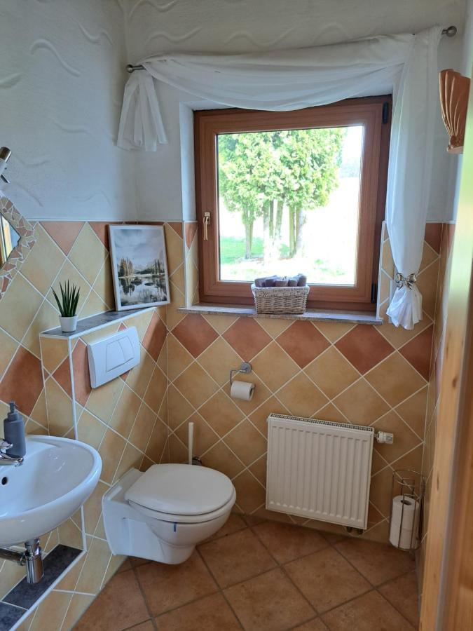 Steewer Landhaus Gemuetliche Ferienwohnung Bis 6 Pers In Ruhiger Ortsrandlage Stebach エクステリア 写真