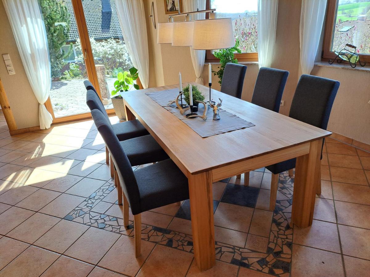 Steewer Landhaus Gemuetliche Ferienwohnung Bis 6 Pers In Ruhiger Ortsrandlage Stebach エクステリア 写真