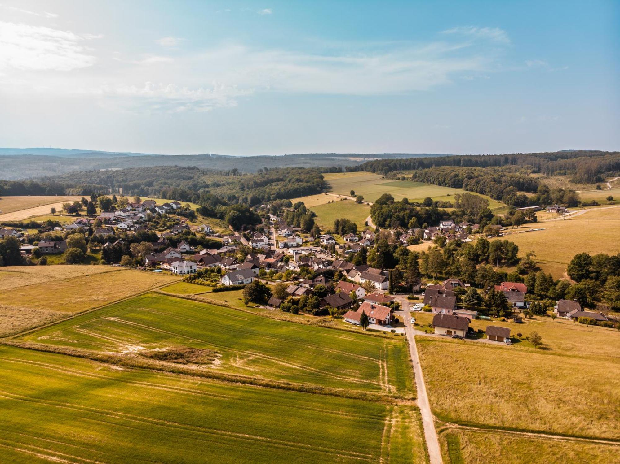 Steewer Landhaus Gemuetliche Ferienwohnung Bis 6 Pers In Ruhiger Ortsrandlage Stebach エクステリア 写真